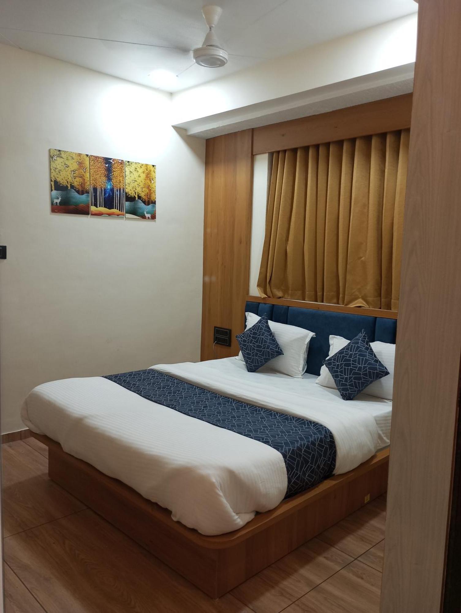 Hotel R K Villa Ahmedabad Exterior foto